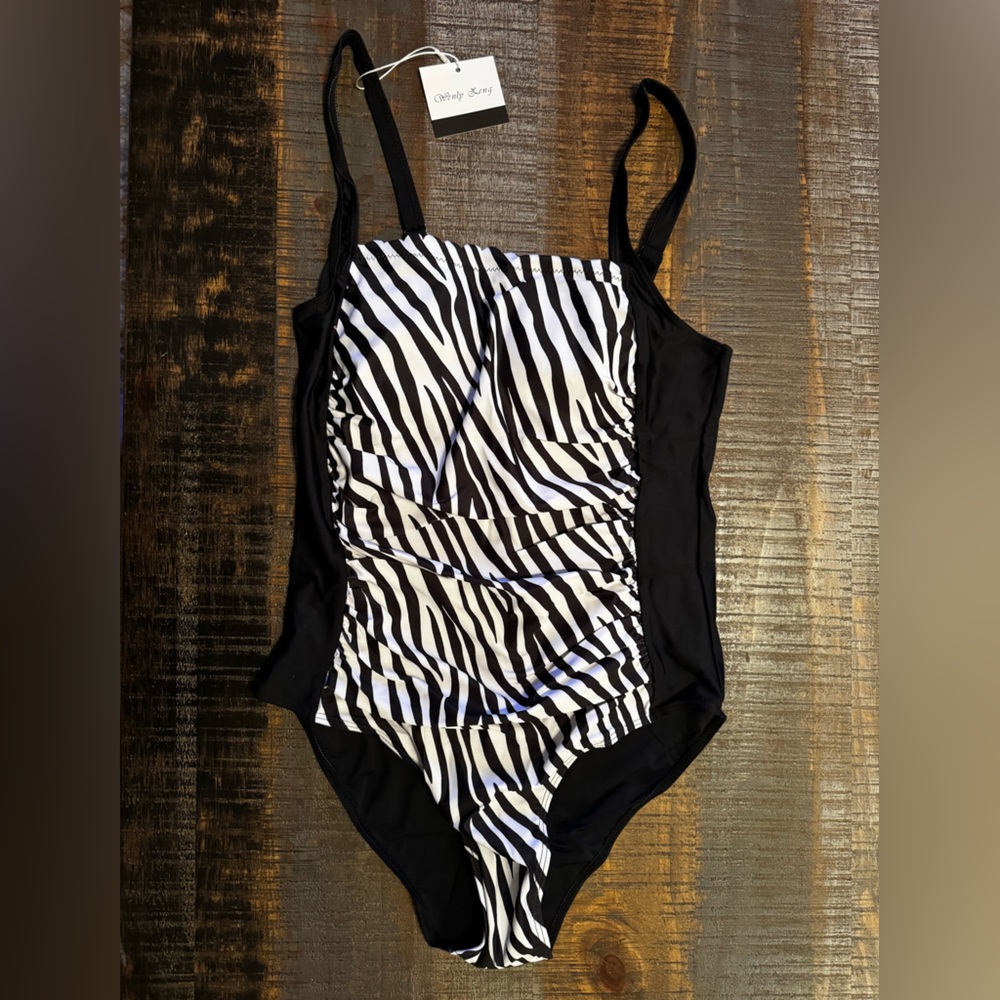 🩱NWT Womens One Piece Swimwear Swimsuit Tummy Control Square Neck Size Medium